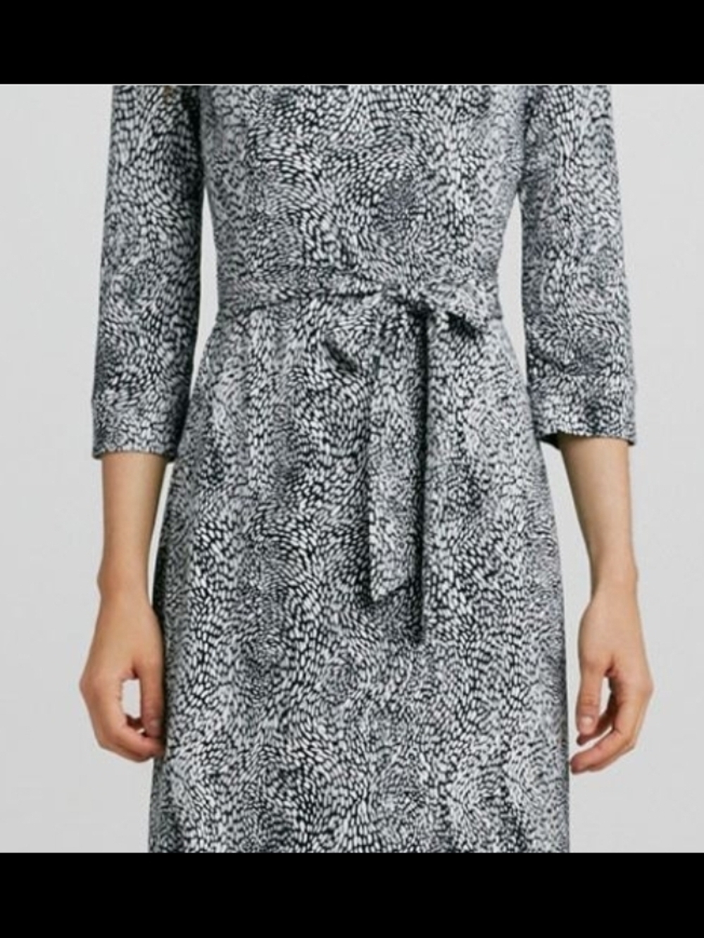 Diane Von Furstenberg Classic Wrap Dress Size 4